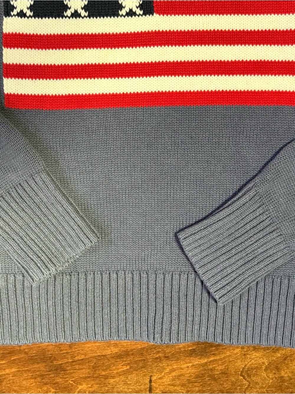 Old Navy Women’s USA Flag Blue Crewneck Sweater size small - Picture 9 of 10